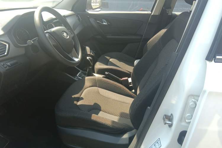 Used FAW Senya R7 2016 1.6L Manual Comfort Model Left Front Seat