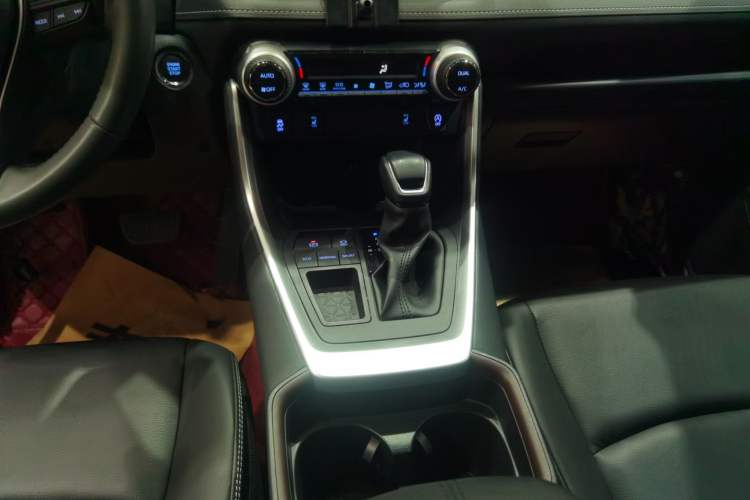 Used Toyota RAV4 2021 2.0L CVT Two-Wheel Drive Fashion PLUS Edition