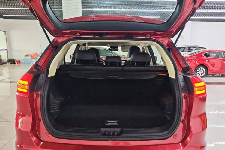 Used Geely Auto Emgrand X7 Sport 2016 1.8TD Automatic ZhiShang Model Trunk