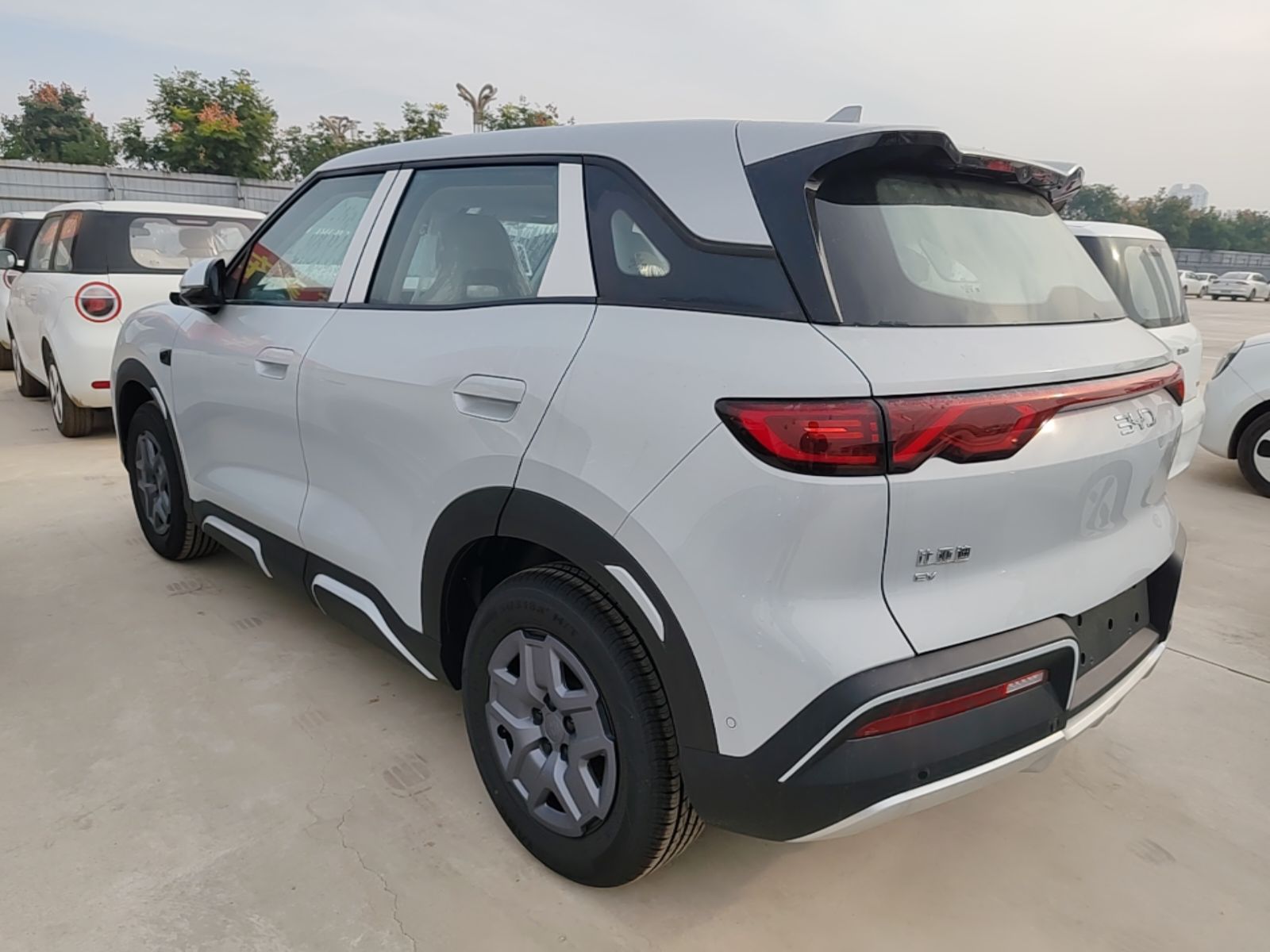 BYD Yuan UP 2025 Intelligent Driving Version 401 KM Dynamic Edition — снимка 4
