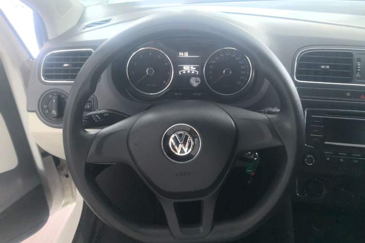 Used Volkswagen Polo 2014 1.6L Manual Comfort Edition
