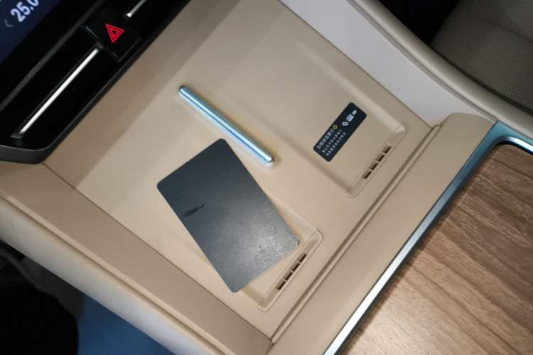 Used Hima Luxeed R7 2025 Extended-Range 331km Ultra
