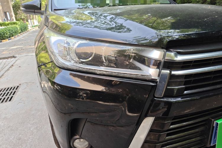 Used Toyota Highlander 2018 2.0T Four-Wheel Drive Prestige Version 7 Seats China VI Standard Right Front Headlight