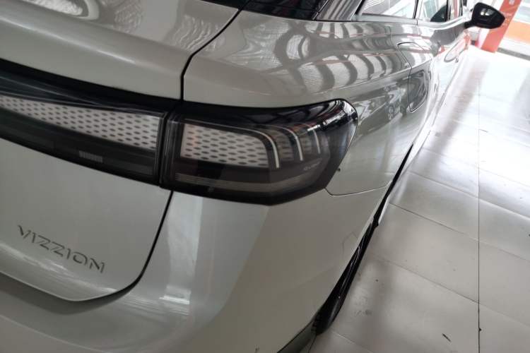 Used Volkswagen ID.7 VIZZION 2024 PRO Model Right Rear Taillight