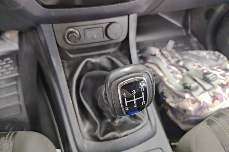 Used Isuzu JLM 