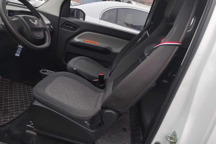 Used Wuling Hongguang MINIEV 2020 Freedom Version Lithium Iron Phosphate Left Front Seat