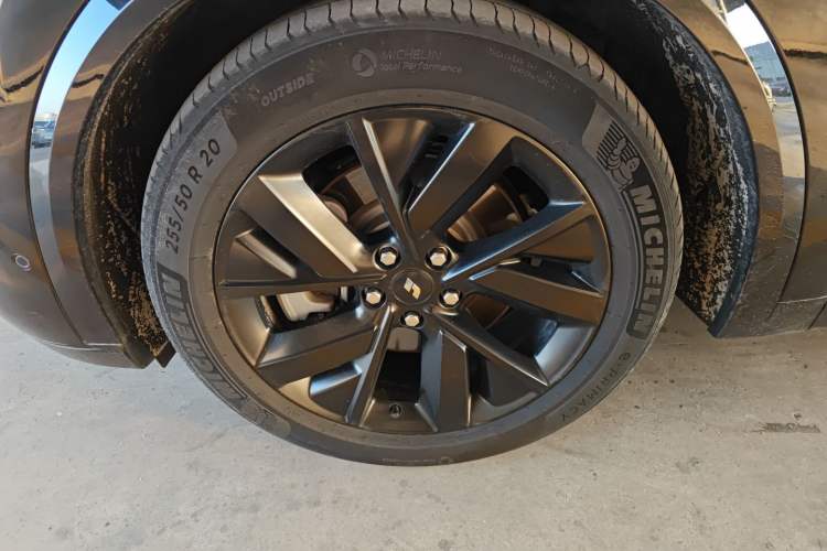 Used Li Auto L8 2023 Max model Exterior 4