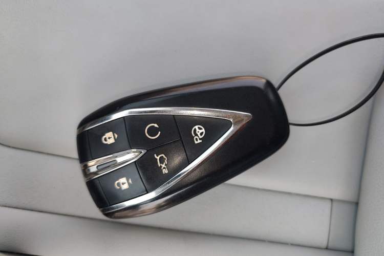 Used CHANGAN UNI-Z New Energy 2024 Blue Whale Smart Electric iDD 125km Excellence Model Vehicle Key