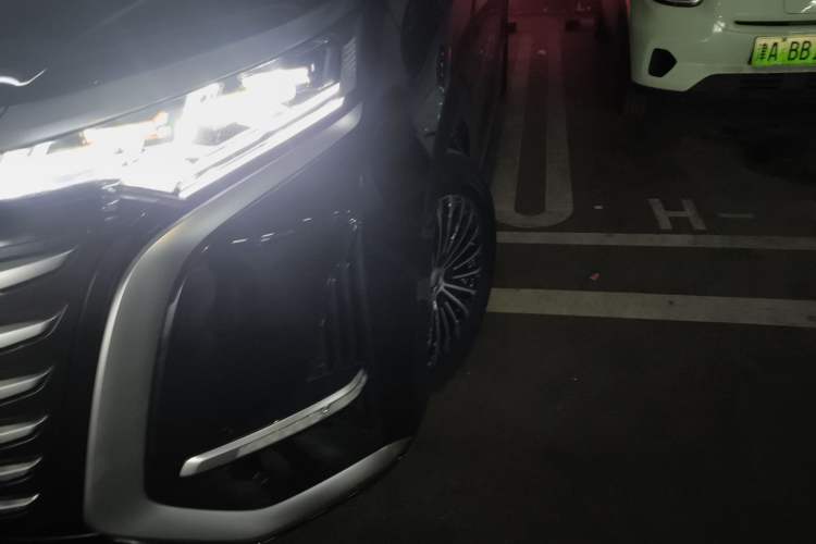 Used Denza D9 2024 DM-i 980 Four-Wheel Drive Prestige Model
