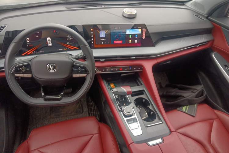 Used CHANGAN CS75 PLUS 2022 2nd Generation 1.5T Automatic Prestige Version Center Console