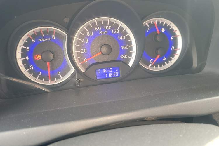 Used Suzuki Wagon R X5 2013 Cruise Edition 1.4L VVT Standard Model Odometer Close Up