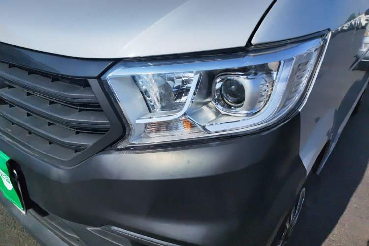 Used CHANGAN KUAYUE Xing V3 2023 1.5L Gasoline Comfort Edition 5-Seat Passenger Vehicle