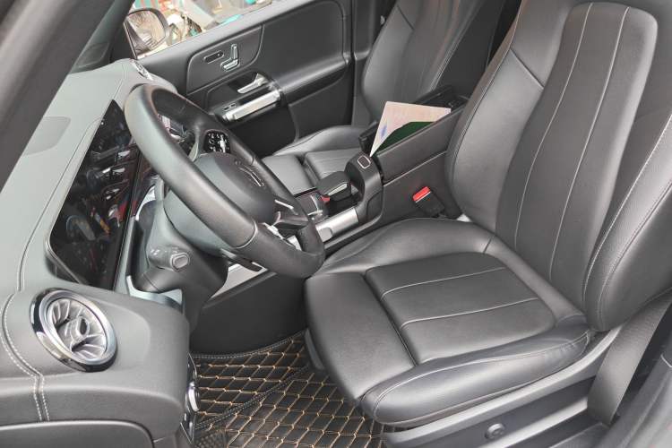 Used Mercedes-Benz GLB 2020 Facelift GLB 200 Fashion Edition Left Front Seat