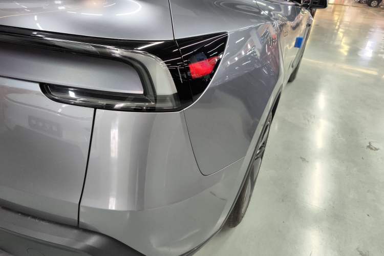 Used Tesla Model Y 2025 Rear-Wheel-Drive Version
