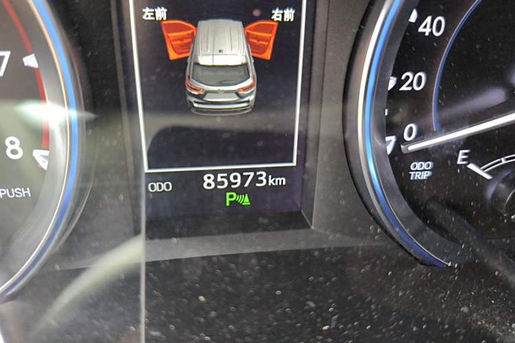 Used Toyota Highlander 2021 2.0T Four-Wheel Drive Prestige Version 7 Seats Odometer Close Up