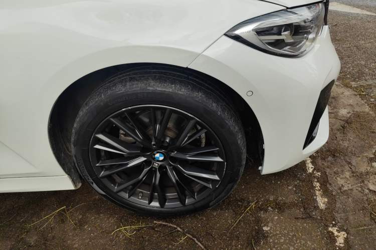Used BMW 3 Series 2022 Revised 325i M Sport Night Edition Package Right Front Wheel Hub