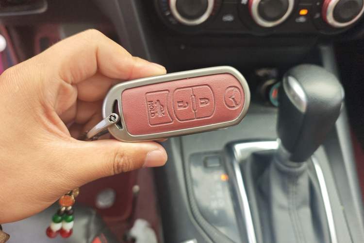 Used Mazda 3 Axela 2016 Sedan 1.5L Automatic Comfort Model