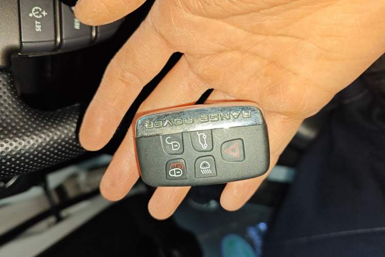 Used Land Rover Discovery 2013 3.0 SDV6 HSE Diesel Edition Vehicle Key