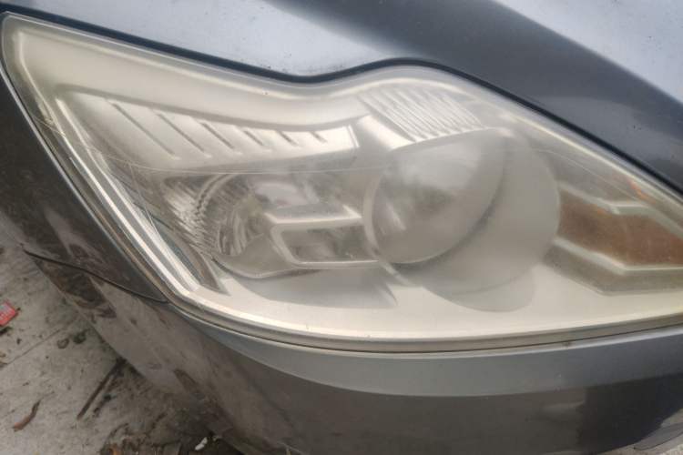 Used Ford Focus 2009 Sedan 1.8L Automatic Fashion Edition Right Front Headlight