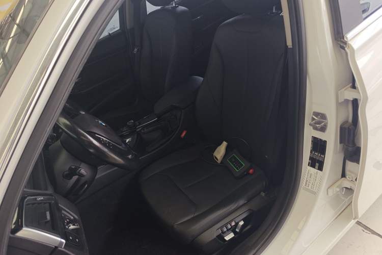 Used BMW 3 Series 2016 320Li Ambition Model
