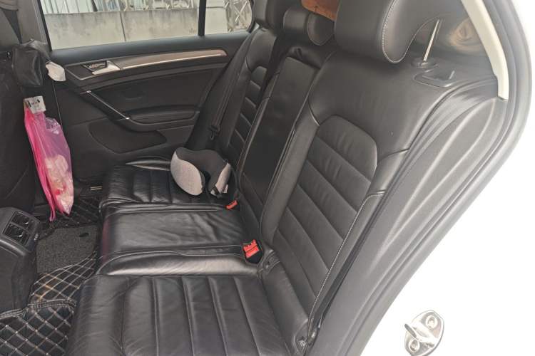 Used Volkswagen Golf 2016 230TSI Automatic Luxury Version Left Rear Seat