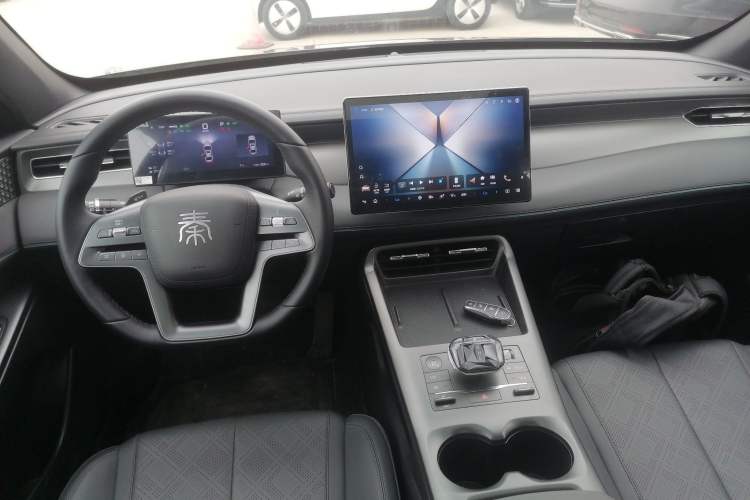 Used BYD Qin PLUS 2025 DM-i Smart Drive 120KM Superior Model
