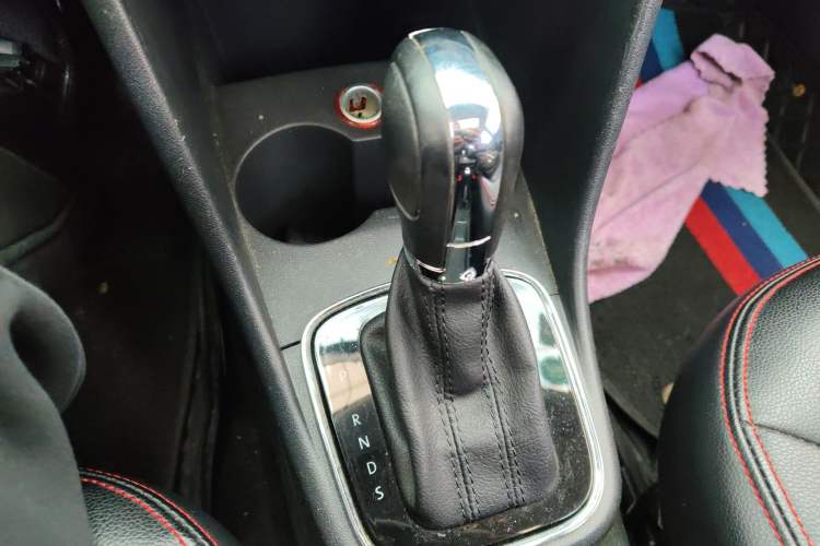 Used Volkswagen Polo 2016 1.6L Automatic Comfort Model
