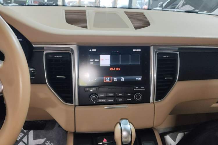 Used Porsche Macan 2017 Macan 2.0T