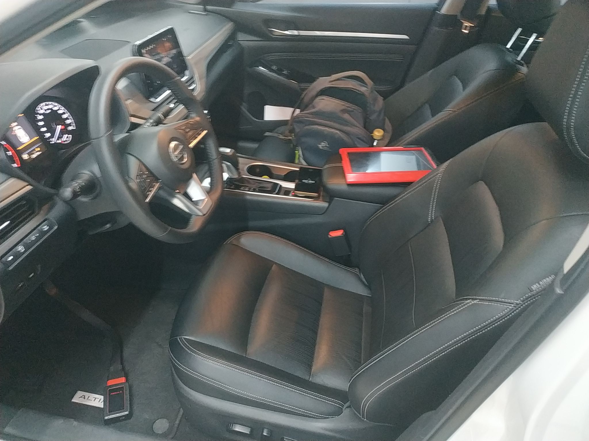 Переднее сиденье в автомобиле