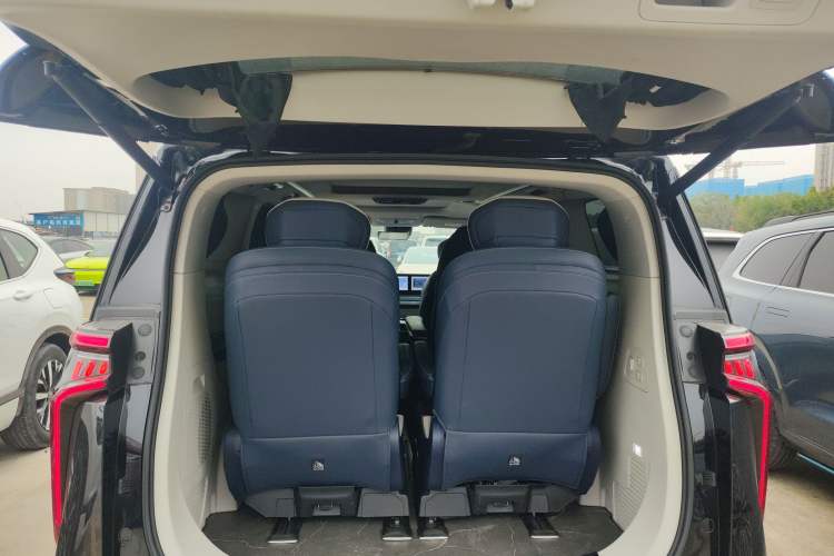 Used SAIC MAXUS G90 2022 2.0T Interstellar Six-Seater Edition
