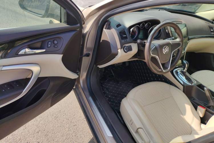 Used Buick Regal 2015 2.0L Leading Fashion Edition