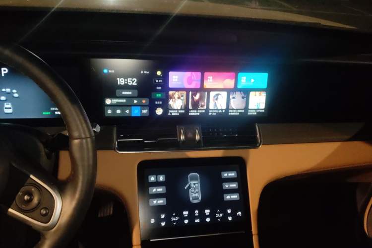 Used Li Auto ONE 2020 Extended-Range 6-Seater Version Audio And AC Panel