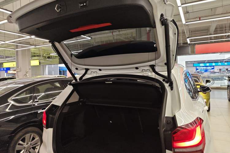 Used BMW X1 2020 sDrive25Li Leading Model Trunk