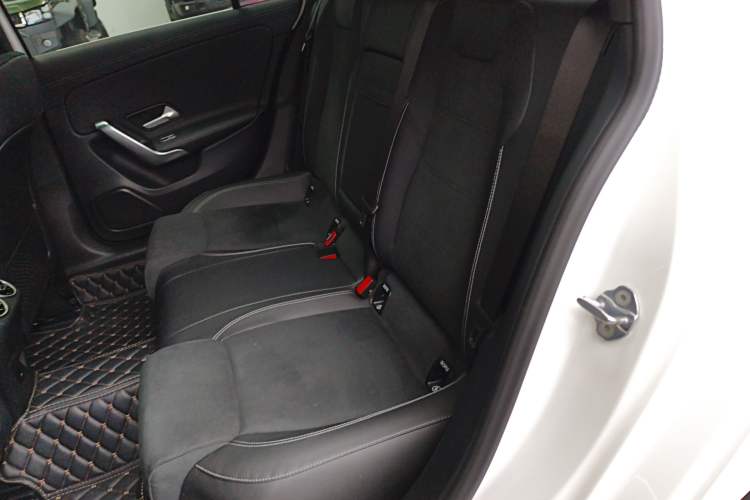 Used Mercedes-Benz A-Class 2022 Revised Version A 200 L Sport Sedan Fashionable Style
