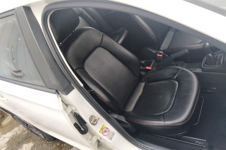 Used Skoda Rapid Spaceback 2016 Revised Version 1.6L Manual Front-Drive Edition Right Front Seat