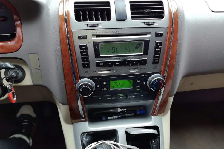 Used Foton MP-X E 2014 2.0L Wealth Express Comfort Edition Basic Configuration Short Wheelbase with 4G63 Engine