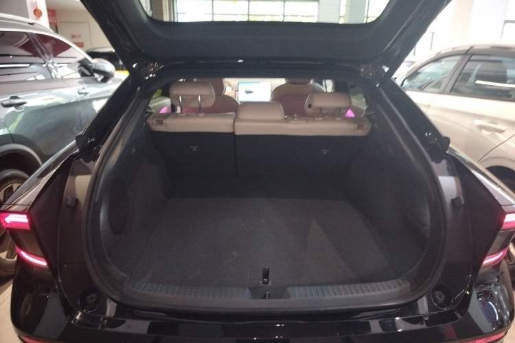 Used XPeng P7+ 2024 Long-Range Max Trunk