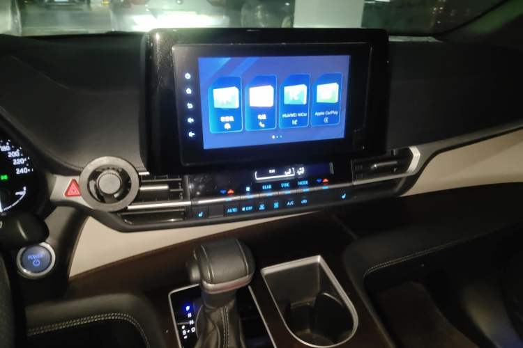 Used Toyota SIENNA 2021 2.5L Hybrid Luxury Edition Audio And AC Panel