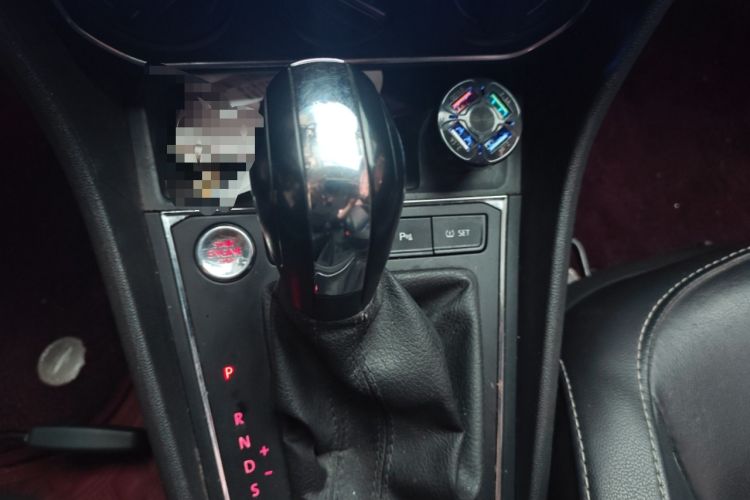 Used Volkswagen Lavida 2017 1.6L Automatic Comfort Edition
