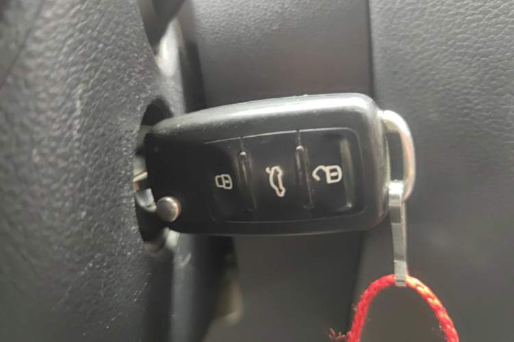 Used Volkswagen Sagitar 2014 Revised Version 1.4TSI Automatic Luxury Edition Vehicle Key