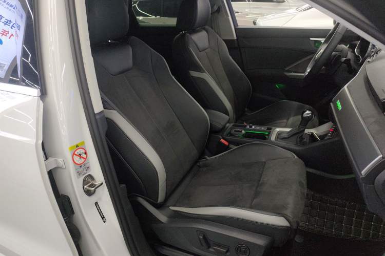 Used Audi Q3 2023 35 TFSI Fashion Dynamic Model (1.4T) Right Front Seat