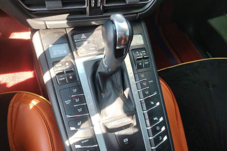 Used Porsche Macan 2021 Macan 2.0T
