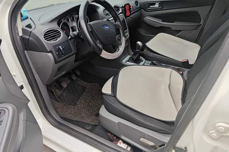 Used Ford Focus 2013 Hatchback Classic 1.8L Manual Base Model