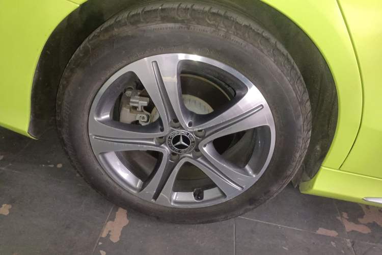 Used Mercedes-Benz C-Class 2019 C 260 L Sport Edition Right Rear Wheel Hub