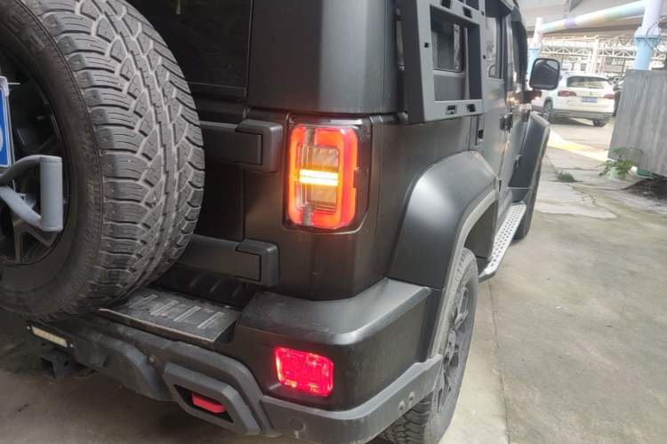 Used BAIC Off-Road BJ40 2021 2.0D Automatic Four-Wheel Drive Blade Hero Edition Adventurer Type Right Rear Taillight