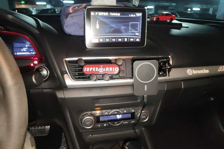 Used Mazda 3 Axela 2016 Sedan 1.5L Automatic Luxury Model