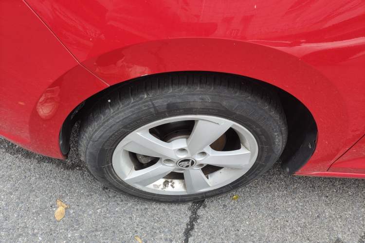 Used Skoda Rapid Spaceback 2014 1.6L Automatic Enjoyment Edition Exterior 4