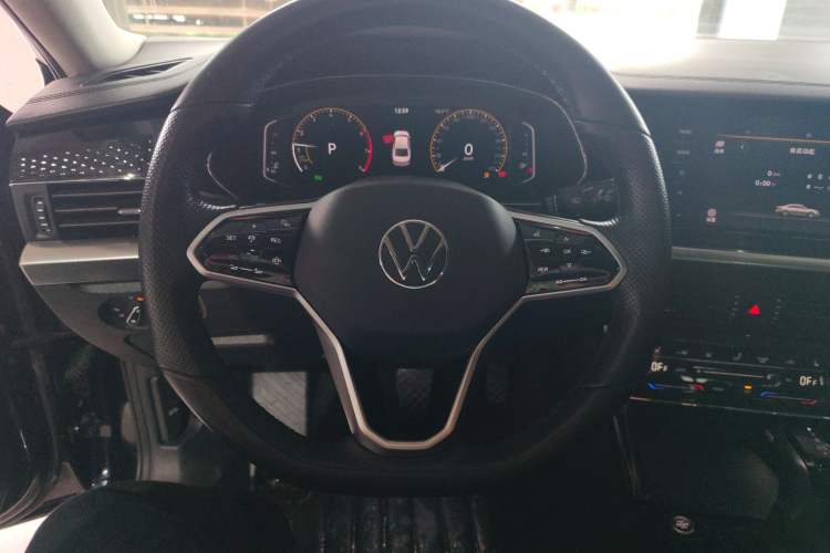 Used Volkswagen Passat 2023 330TSI Elite Edition Steering Wheel