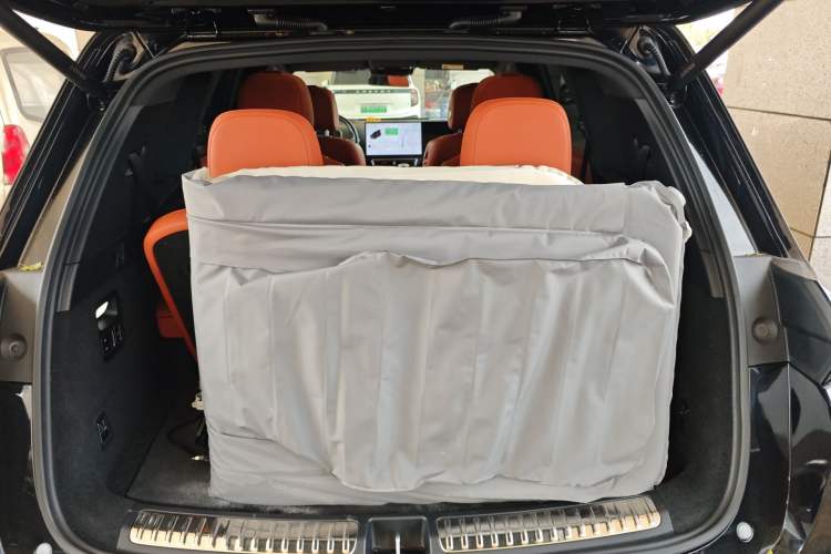 Used Li Auto L8 2023 Pro Model Trunk