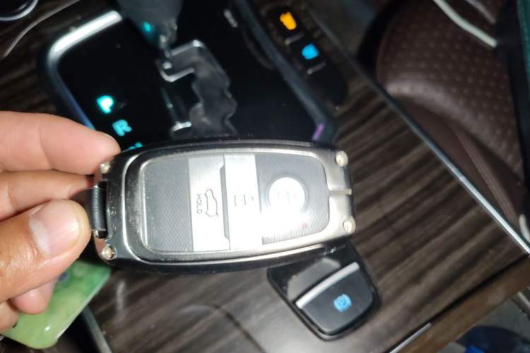 Used Land X7 2015 2.0T Panoramic Prestige Edition
